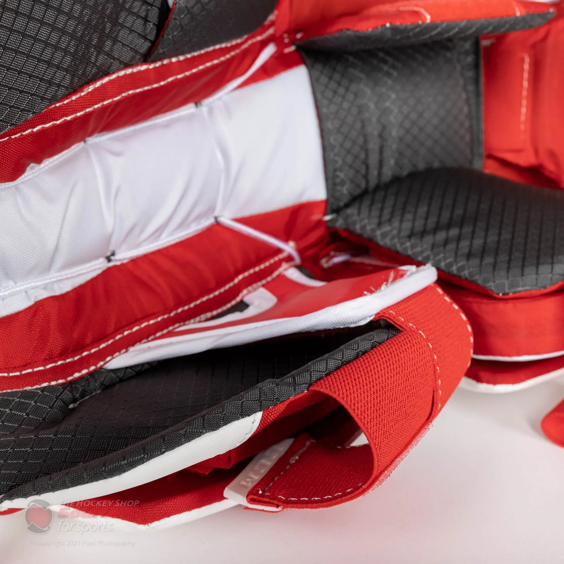 CCM Extreme Flex E5.5 Youth Goalie Leg Pads