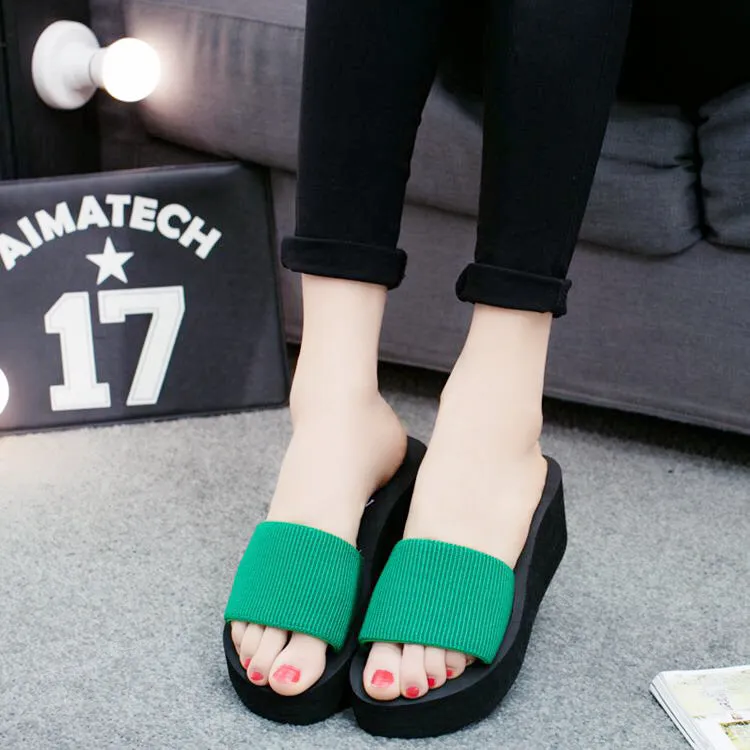 Elastic flat bottom slope wedges slippers