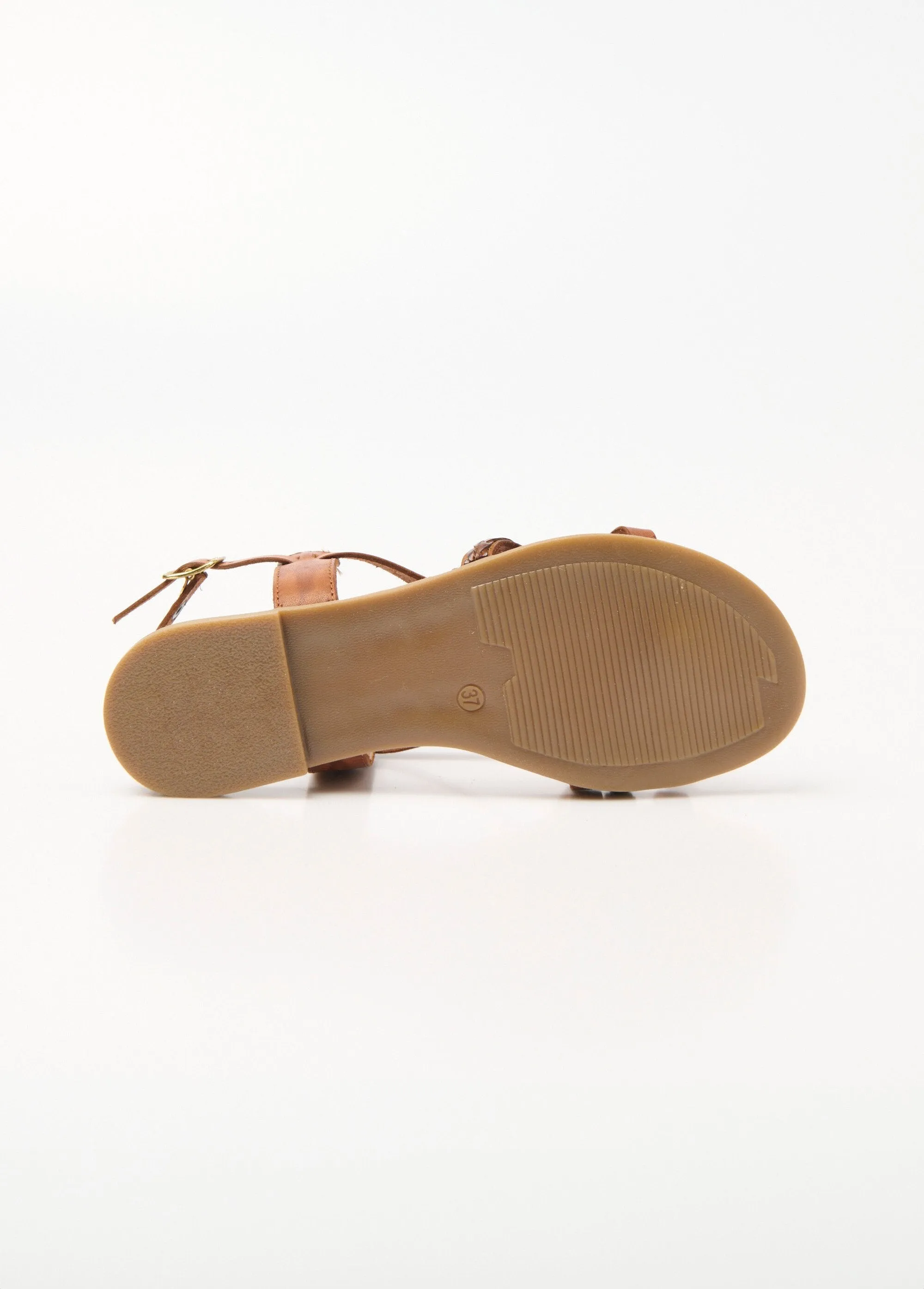 Flat leather sandals with multiple straps