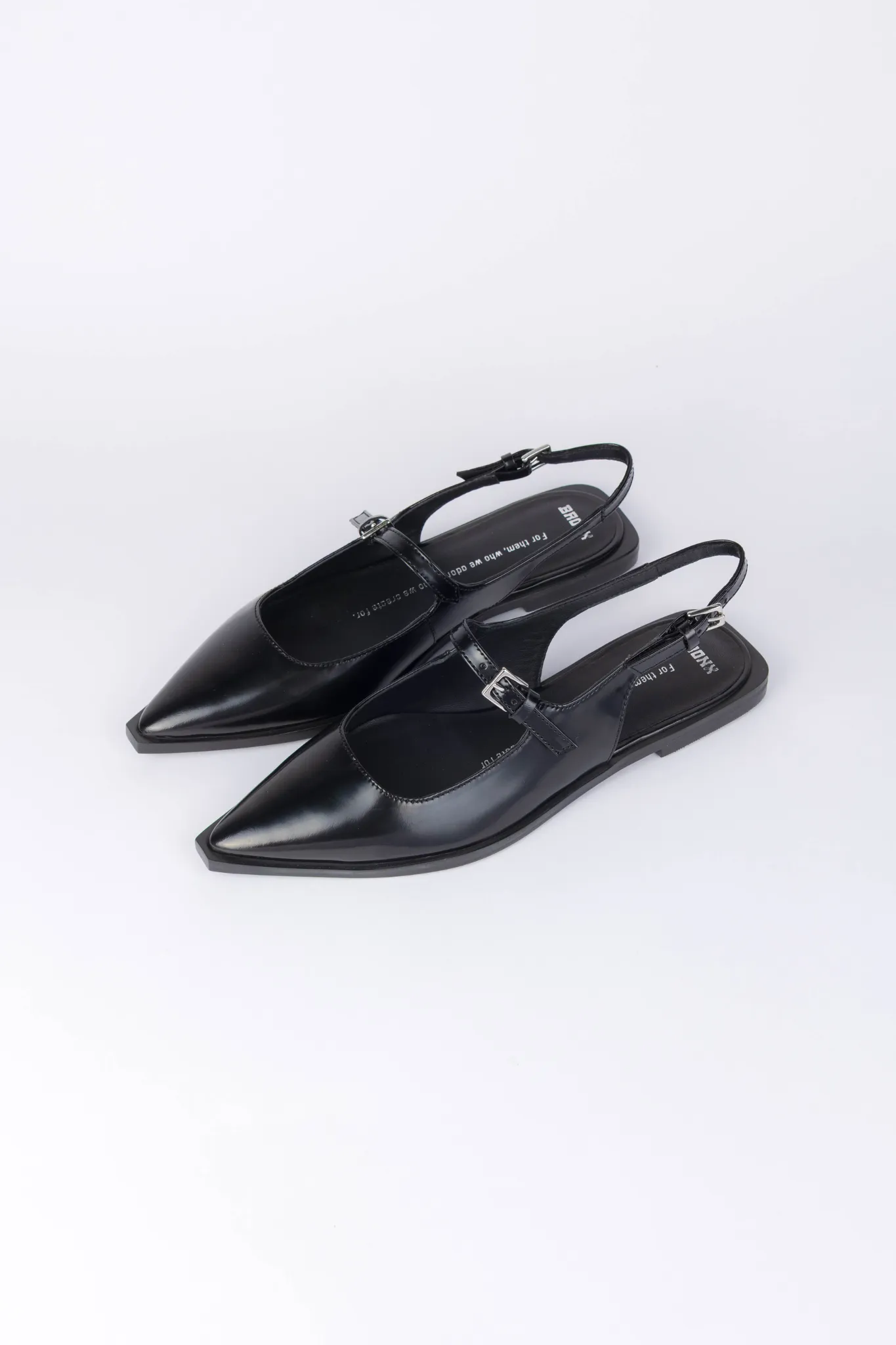 LAUR-YNN SANDALS - BLACK