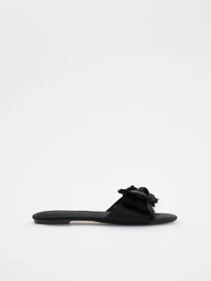 Sliders with bow detail