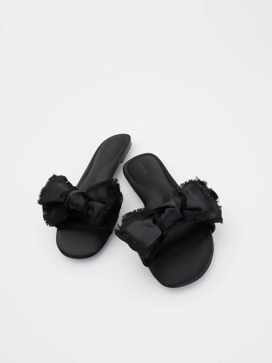 Sliders with bow detail