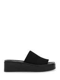 Steve Madden Balanced Black Slides