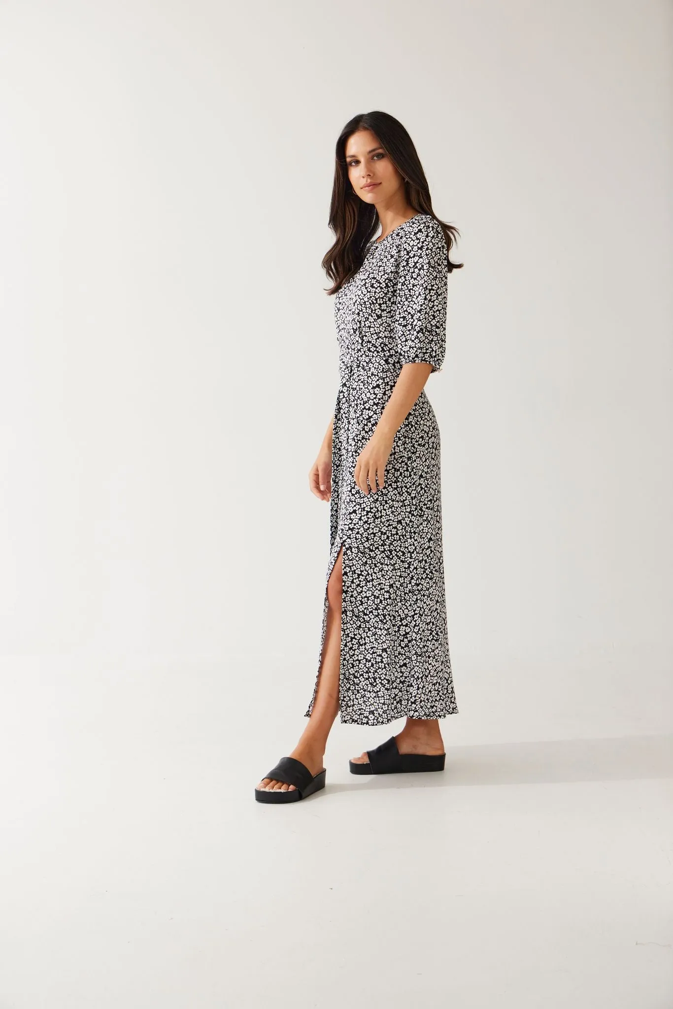 TUESDAY MACKENZIE DRESS BLACK DAISY