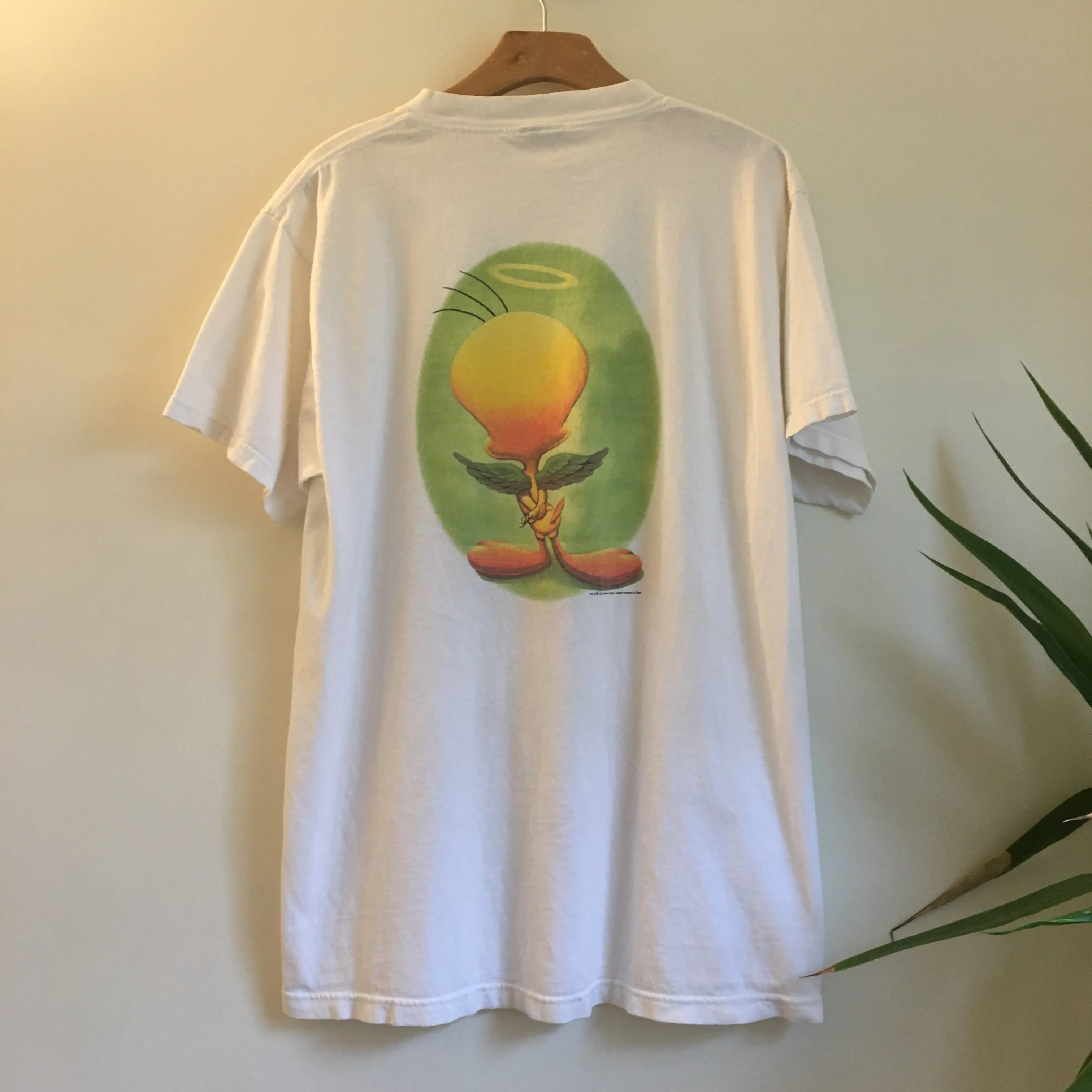 Vintage 90s Tweety Bird Looney Tunes tee // Warner Brothers unisex oversized retro crew neck