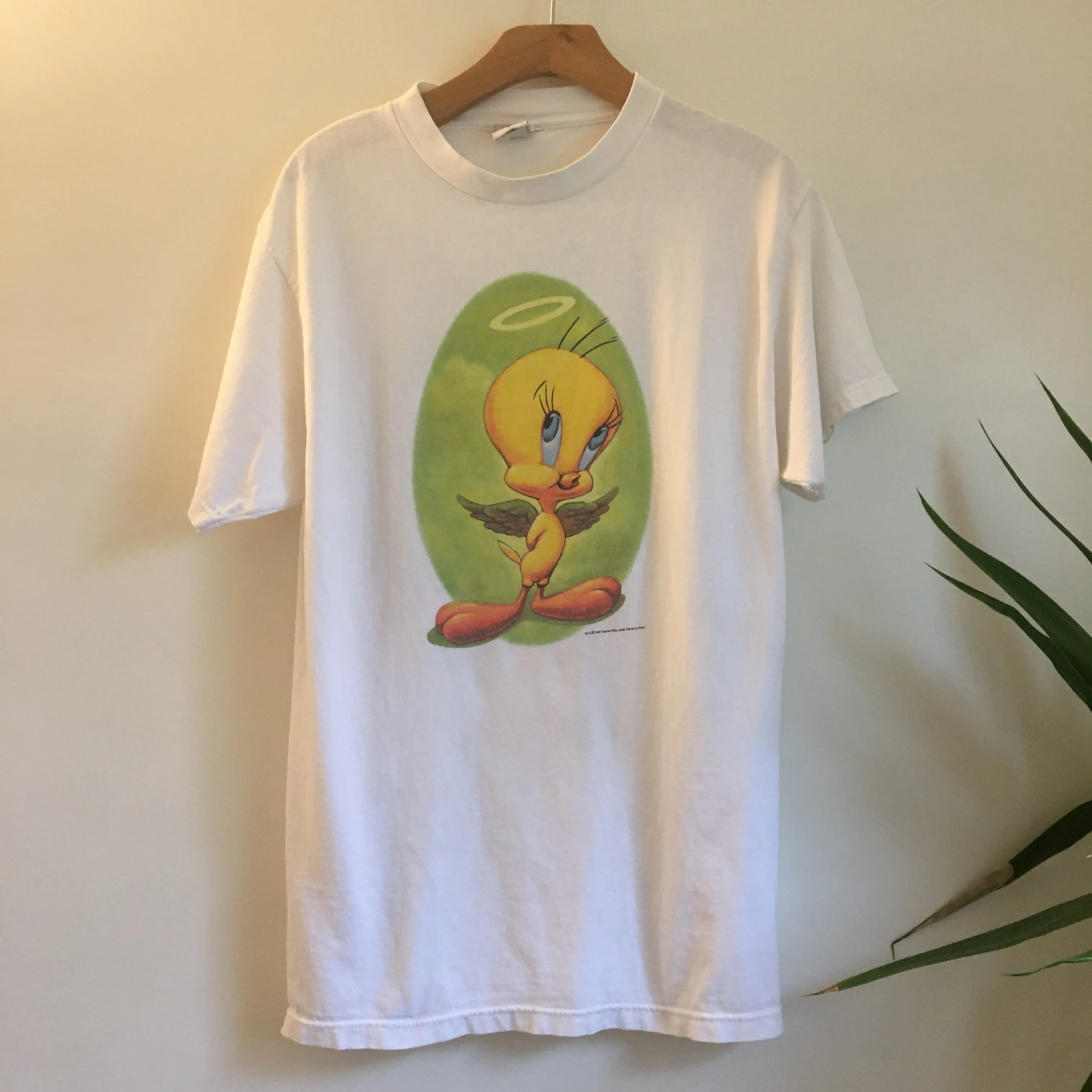 Vintage 90s Tweety Bird Looney Tunes tee // Warner Brothers unisex oversized retro crew neck