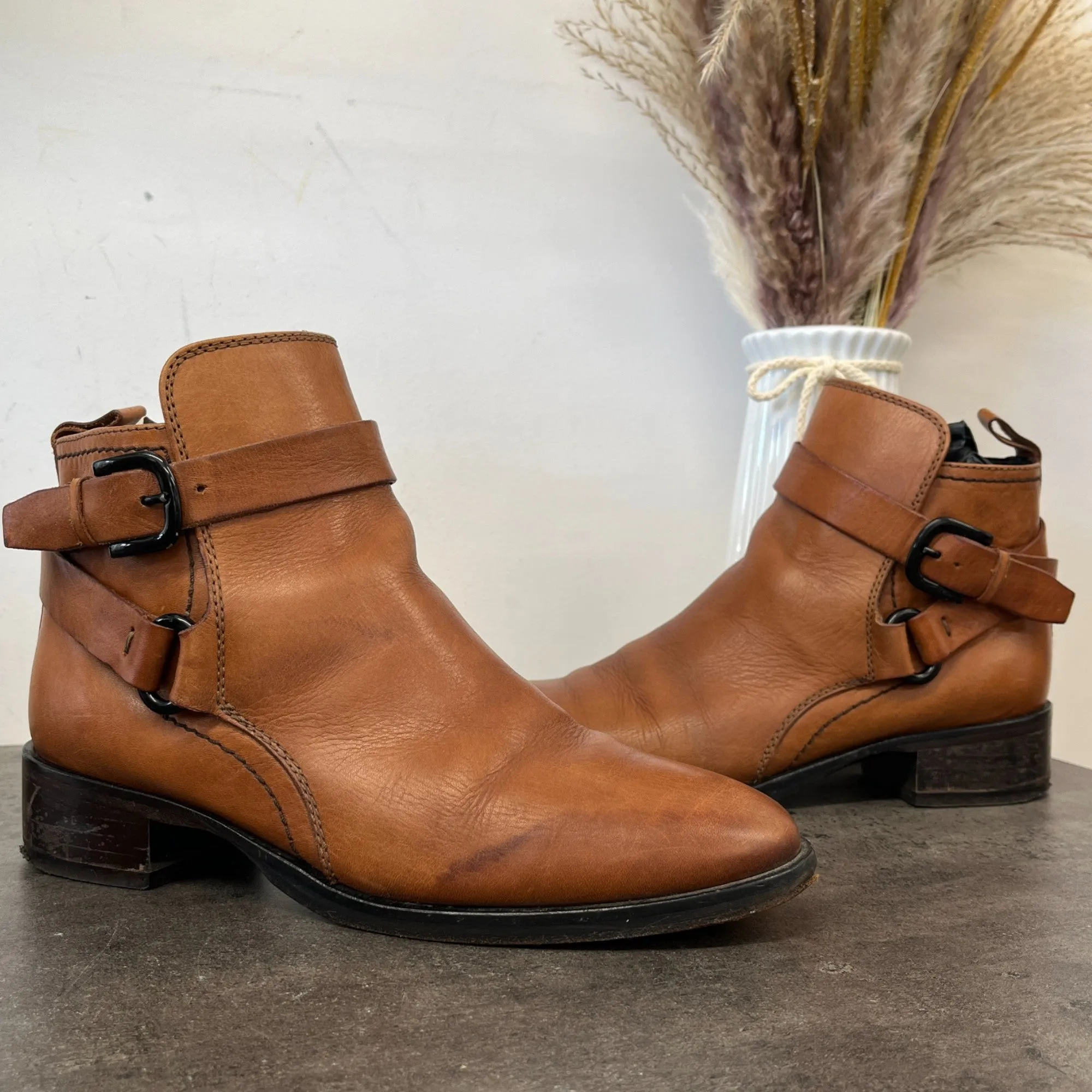 Women's Buckle Detail Leather Ankle Boots Brown Size EU 39 / UK 6