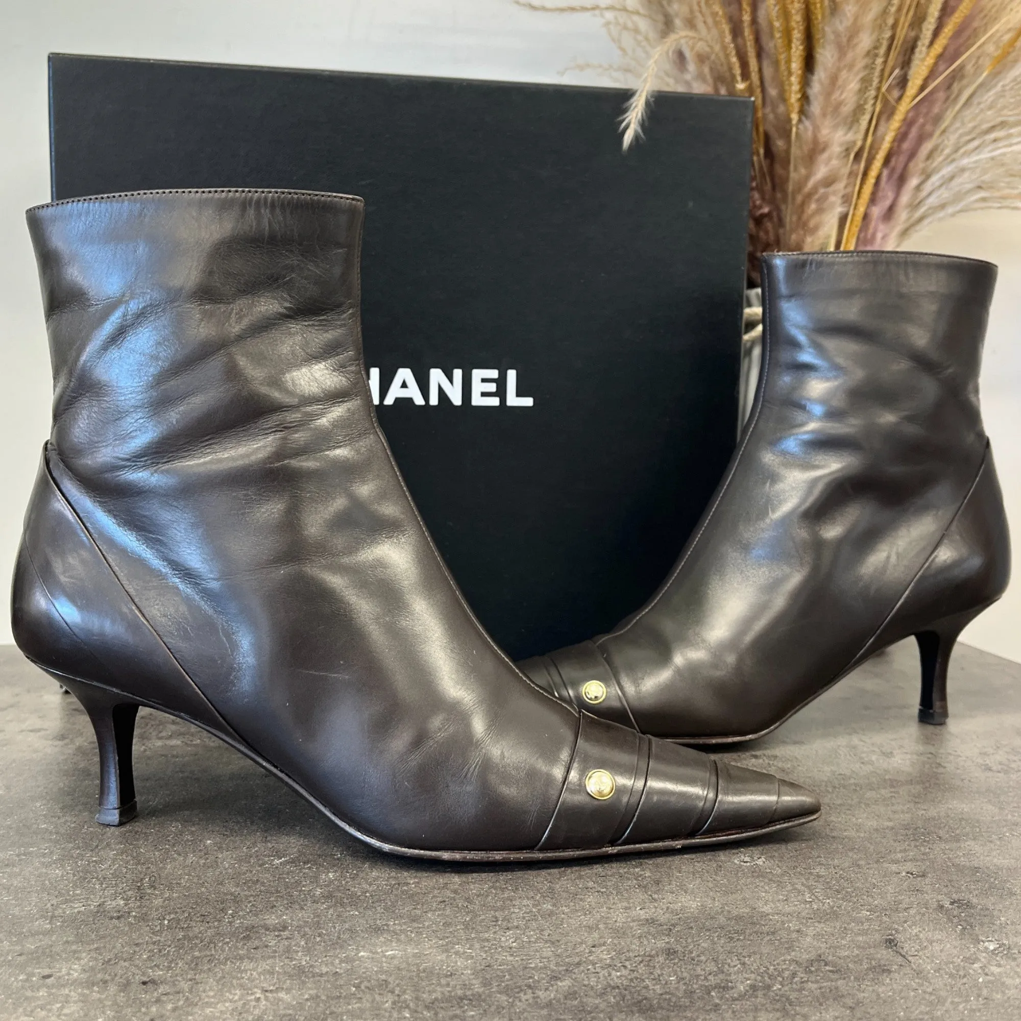 Women's Pointed Toe Logo Ankle Boots Brown Size EU 36 / UK 3